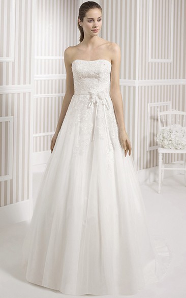 A-Line Sleeveless Strapless Appliqued Maxi Tulle&Satin Wedding Dress With Bow And Backless Style