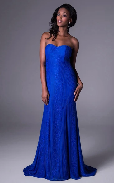 Floor-Length Pleated Strapless Lace Bridesmaid Dress With Brush Train