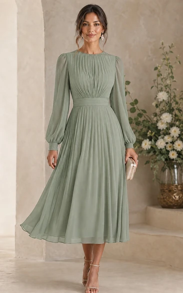 Robe mi-longue en mousseline de soie à col montant et manches longues