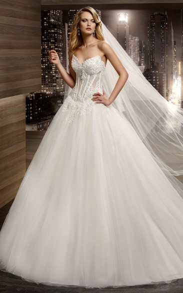 Sweetheart Brush-Train A-Line Bridal Gown With Lace Corset And Appliques