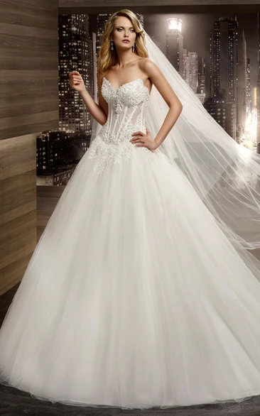 Sweetheart Brush-Train A-Line Bridal Gown With Lace Corset And Appliques