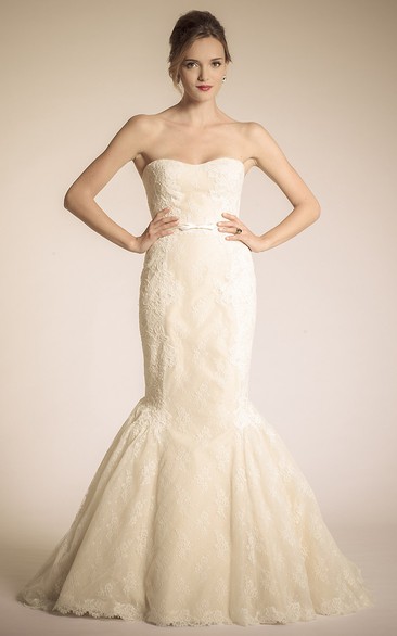 Mermaid Sleeveless Strapless Appliqued Floor-Length Lace Wedding Dress With Bow