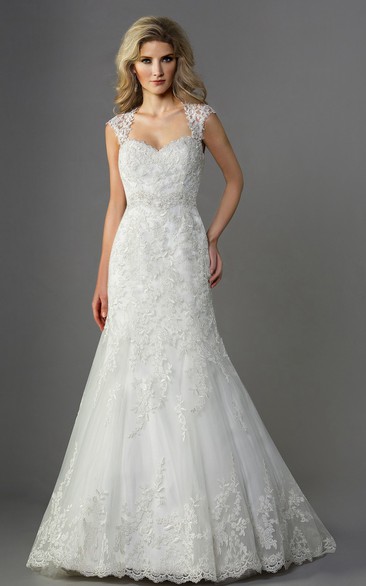 Cap-Sleeved Mermaid Gown With Lace Detail And Keyhole Style