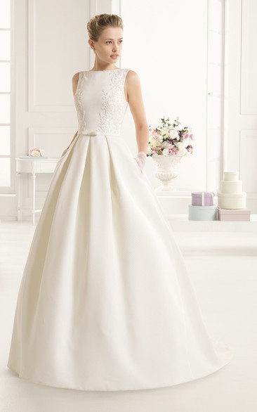 Embriodery Sleeveless Gown With Slim Bow Belt