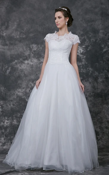 Romantic Scoop Neckline Lace Applique Wedding Ball Gown