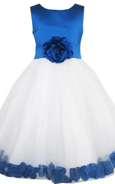 Sleeveless A-line Dress With Petals and Bow