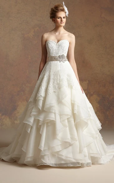 Sweetheart A-Line Ruffled Wedding Dress With Appliques And Bow