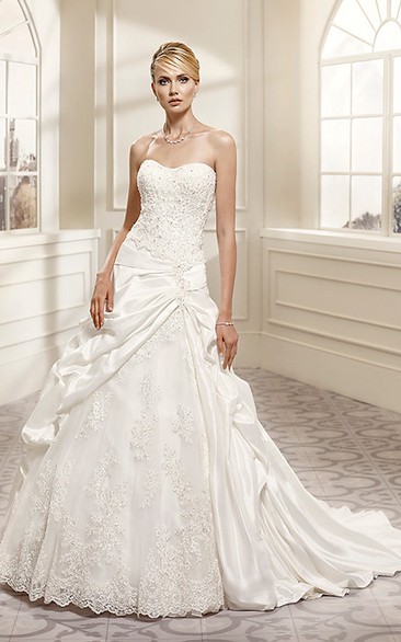 A-Line Pick-Up Sleeveless Floor-Length Strapless Satin&Lace Wedding Dress With Appliques