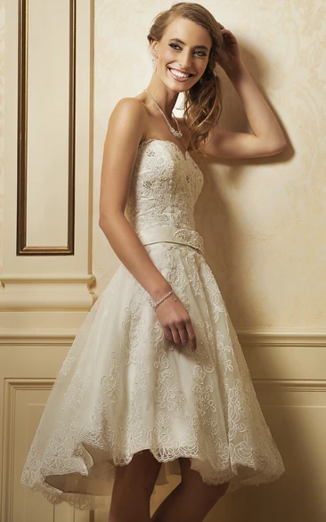 A Line Sweetheart Short Mini Appliqued Sleeveless Lace Wedding Dress