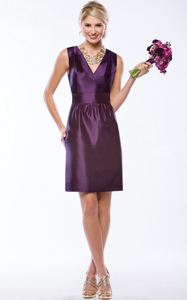 Sleeveless V-Neck Short Taffeta Bridesmaid Dress With V-Back And Pockets