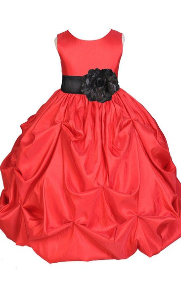 Sleeveless Ruffled A-line Dress With Bow and Flower