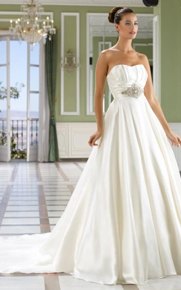 Sweetheart Floor-Length Jeweled Satin Wedding Dress With Chapel Train And V Back