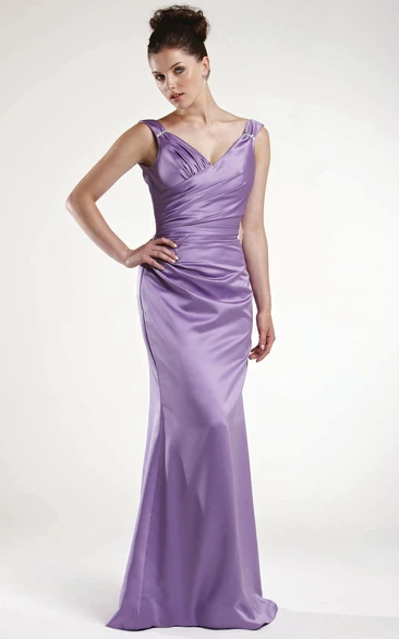 Sheath Sleeveless Side-Draped V-Neck Satin Bridesmaid Dress With Lace-Up