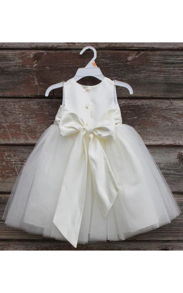 Flower Girl Scoop Neckline Sleeveless Tulle Ball Gown With Bow Sash