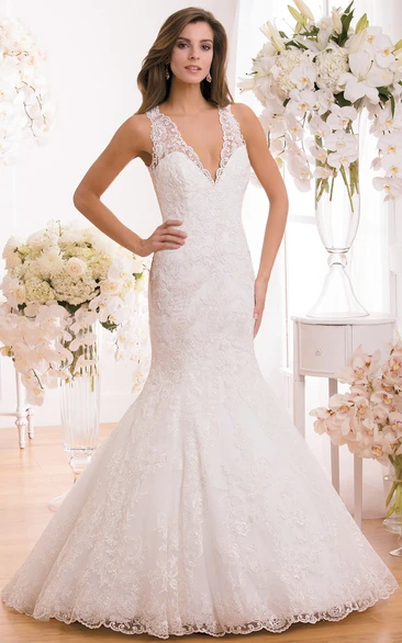 Sleeveless V-Neck Mermaid Wedding Dress With Keyhole Back And Appliques