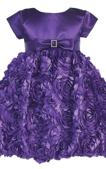 Short-sleeved Scoop-neck Dress With Petals and Bow