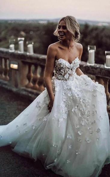 Sweetheart A-line Ball Gown Applique Tulle Lace Wedding Dress