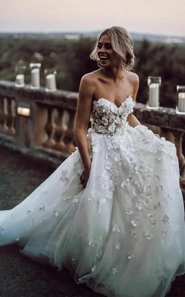 Sweetheart A-line Ball Gown Applique Tulle Lace Wedding Dress