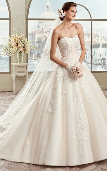 Sweetheart A-Line Beaded Bridal Gown With Floral Appliques And Open Back