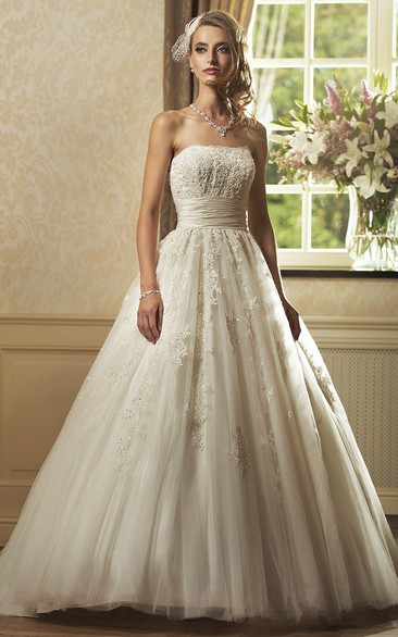 A-Line Strapless Long Appliqued Sleeveless Tulle&Lace Wedding Dress