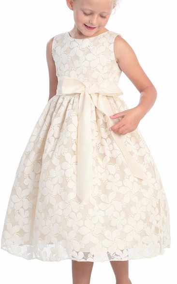 Floral Tea-Length Floral Lace Flower Girl Dress With Embroidery