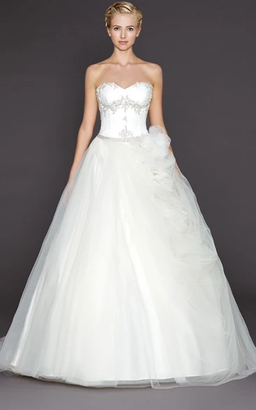 Ball Gown Sweetheart Tulle Wedding Dress With Flower
