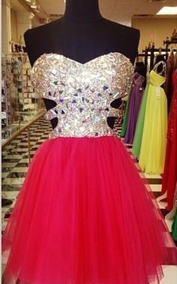 Glamorous Sweetheart Sleeveless Tulle Short Cocktail Dress With Crystals