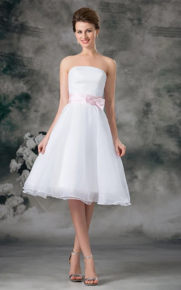 Flattering Satin Organza a Line Sleeveless Strapless Short Wedding Dresses