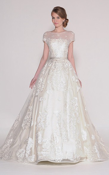 Ball Gown Long Bateau-Neck Short-Sleeve Lace Wedding Dress With Appliques And V Back
