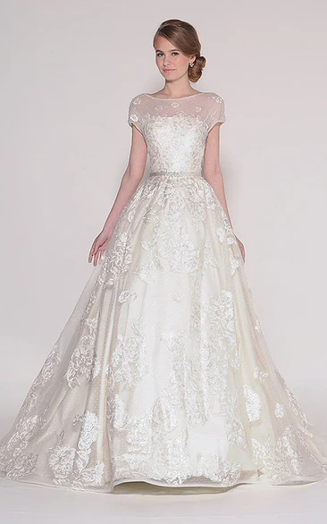 Ball Gown Long Bateau-Neck Short-Sleeve Lace Wedding Dress With Appliques And V Back