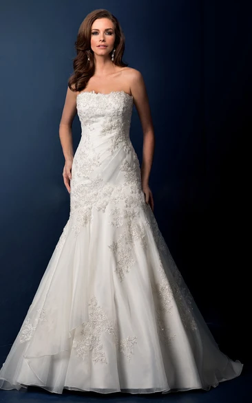 Strapless Trumpet Wedding Dress With Ruffles And Appliques