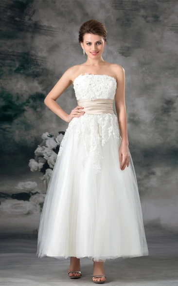 Wonderful Sleeveless Strapless Satin Wedding Dresses