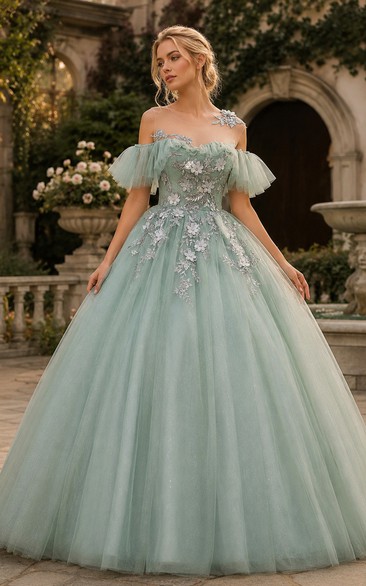 Hellgrünes schulterfreies, besticktes Ballkleid
