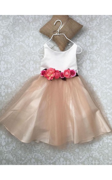 Scoop Neck Sleeveless A-line Tulle Knee Length Dress With Waist Flowers