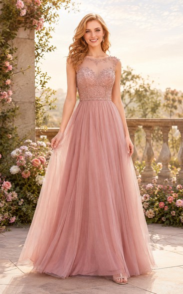 Vestido de fiesta de corte A con apliques de encaje rosa empolvado y tul, con corpiño transparente.