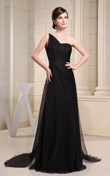 Simple Crystal Long Detailing One-Shoulder Brush Train and Dress With Beading