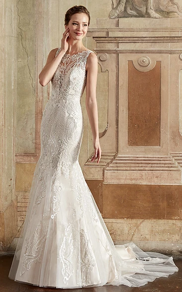 Sheath Sleeveless Scoop-Neck Long Appliqued Lace Wedding Dress