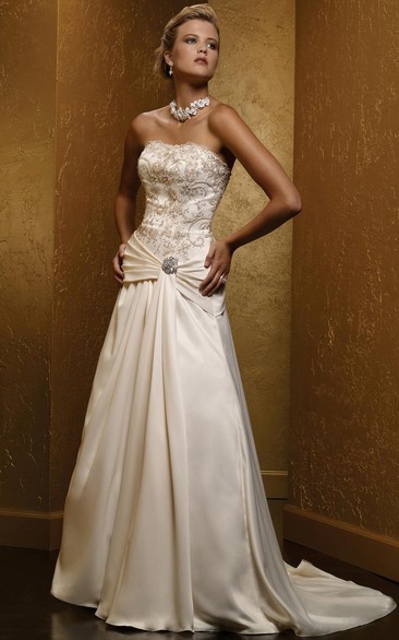A-Line Sleeveless Beaded Floor-Length Strapless Satin Wedding Dress With Broach And Lace-Up Back