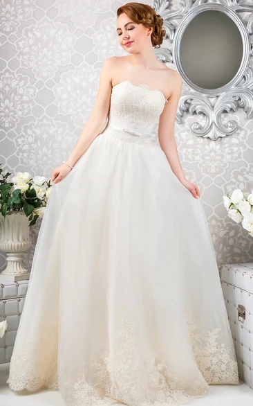 A-Line Strapless Sleeveless Floor-Length Appliqued Tulle Wedding Dress With Bolero