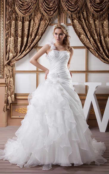 Sleeveless Side-Ruched Ruffles and Ball-Gown With Beading
