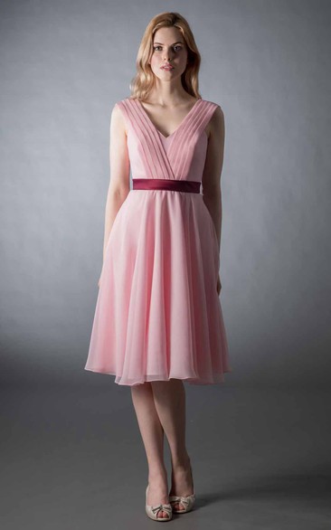 Knee-Length A-Line Sleeveless Ruched V-Neck Chiffon Bridesmaid Dress