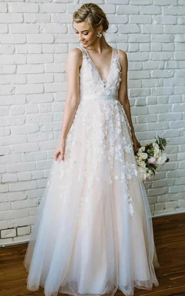 Tulle V-neck Sleeveless Summer Lace Applique Pleated Boho Wedding Dress