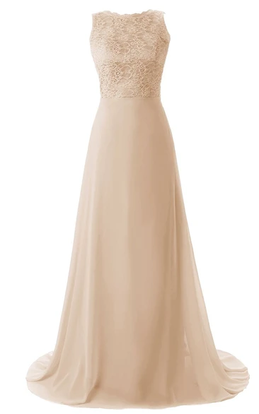 Elegant Court Train With Lace Trim and Bodice