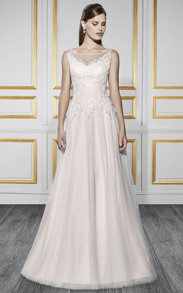 A-Line Bateau Appliqued Floor-Length Sleeveless Lace&Tulle Wedding Dress With Court Train And Low-V Back