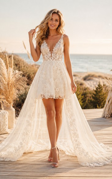 Robe de mariée courte en dentelle pour la plage avec traîne chapelle