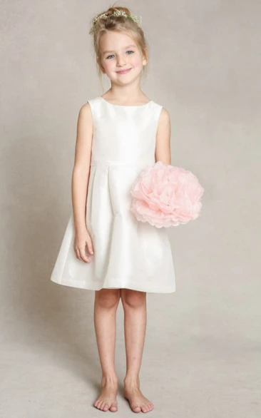 A-Line Bowed Sleeveless Long Scoop-Neck Satin Flower Girl Dress