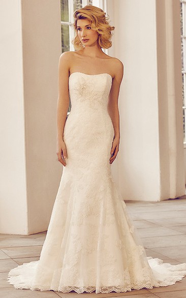 Strapless Maxi Appliqued Lace&Tulle Wedding Dress With Court Train And Lace-Up