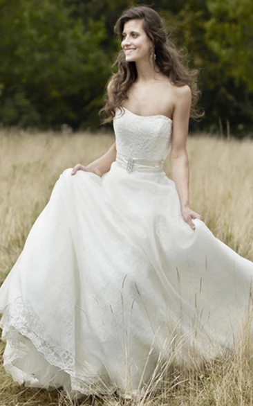 Strapless Floor-Length Sleeveless Broach Lace Modest Wedding Dress