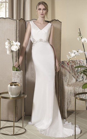 Sheath Sleeveless V-Neck Floor-Length Appliqued Wedding Dress