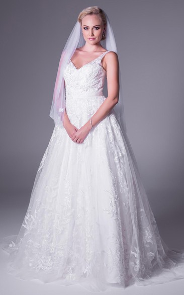 A-Line Appliqued Floor-Length V-Neck Sleeveless Lace Wedding Dress